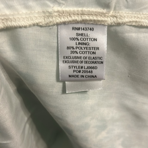 HYACINTH HOUSE

Green and White Ditsy Floral Matilda Mini - Picture 8 of 12